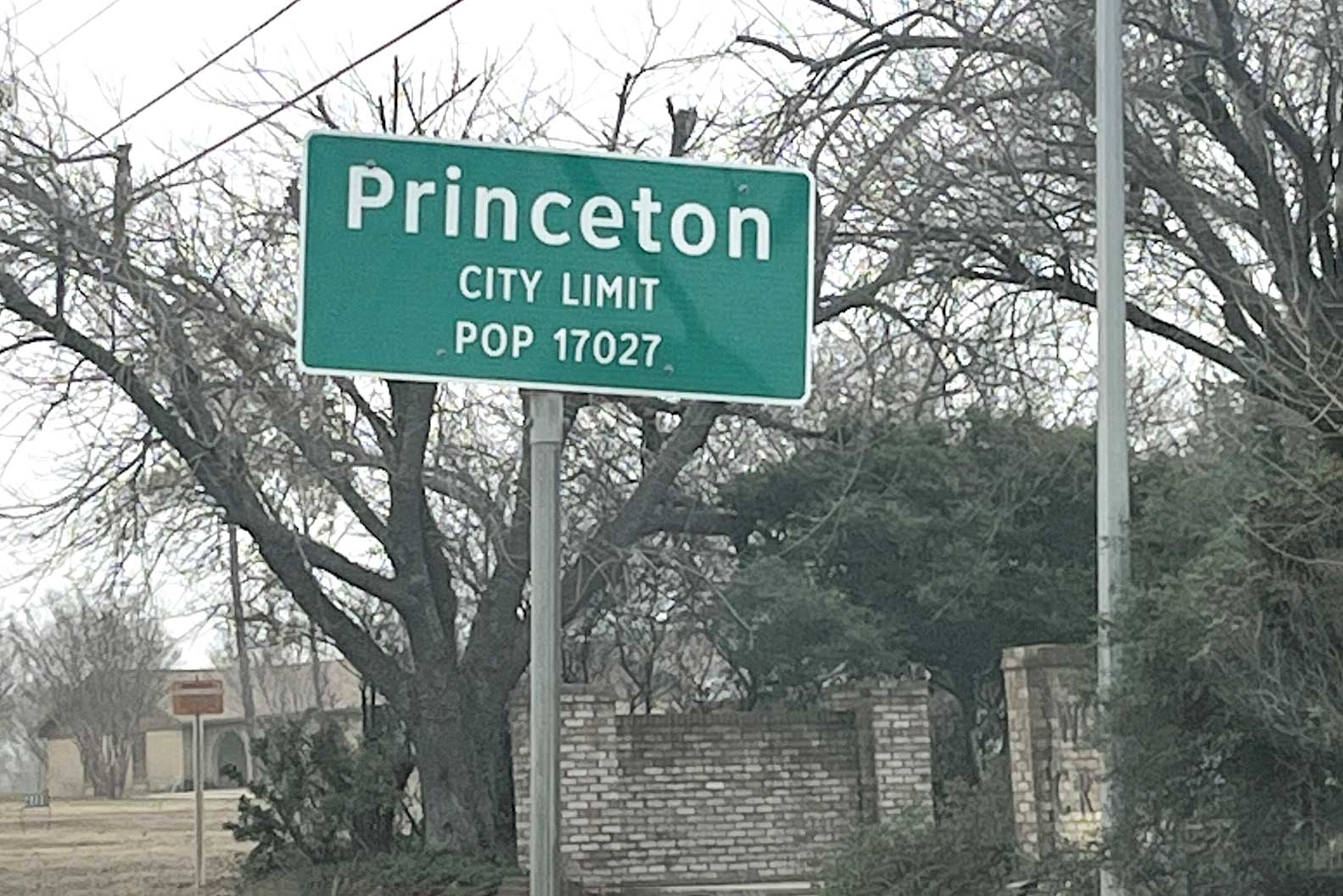 Population numbers don’t match up on new sign