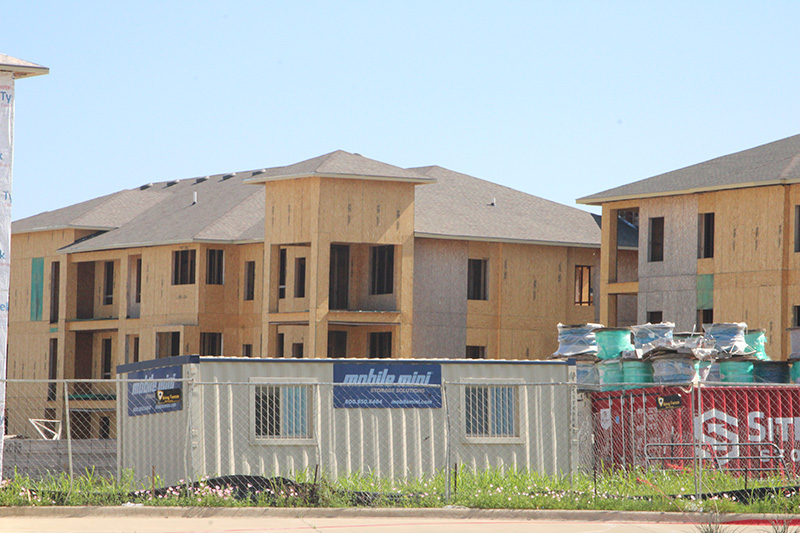 Hearing delayed for abandoned apartment project