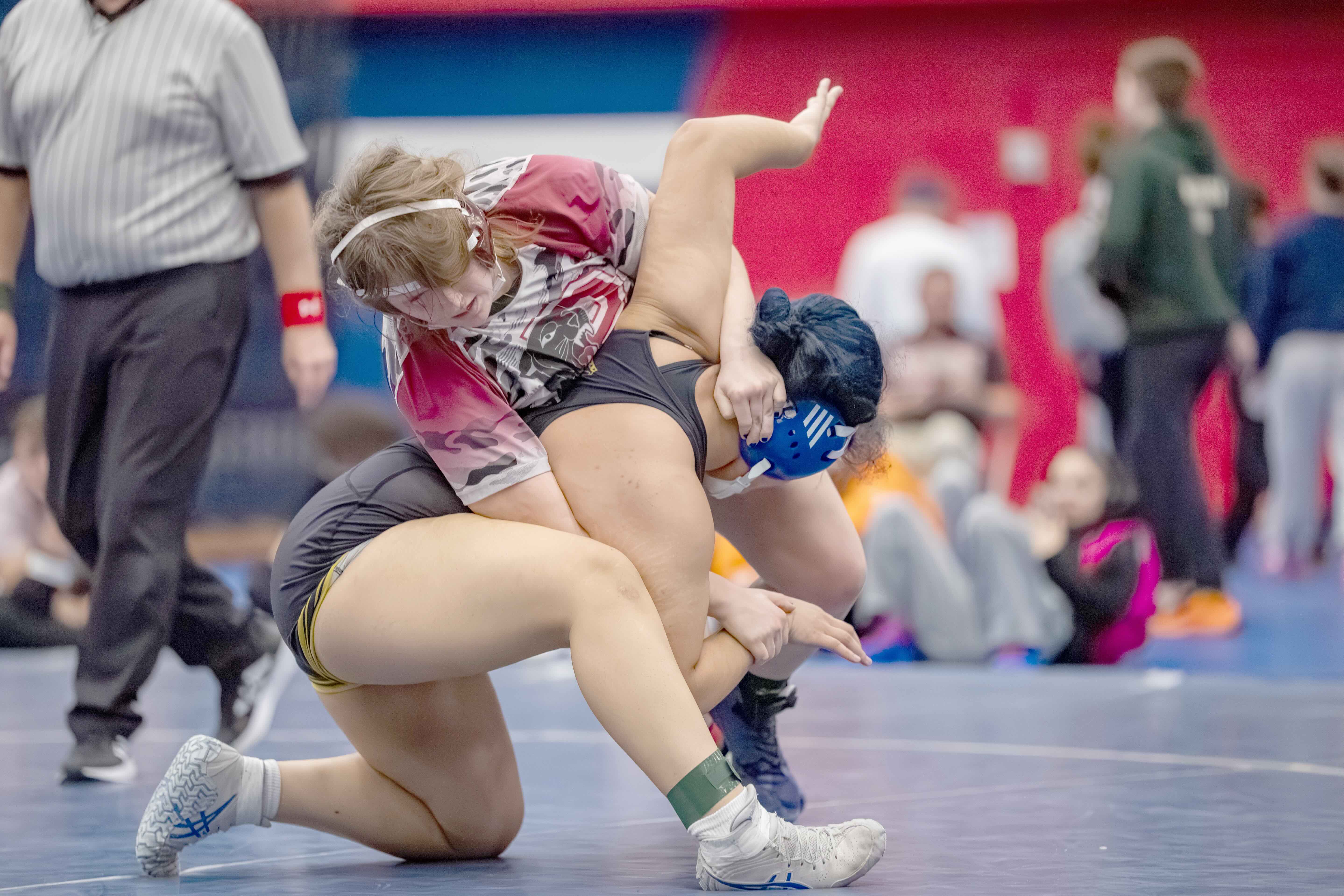 Smith wrestles to 5th place at Class 6A state tournament