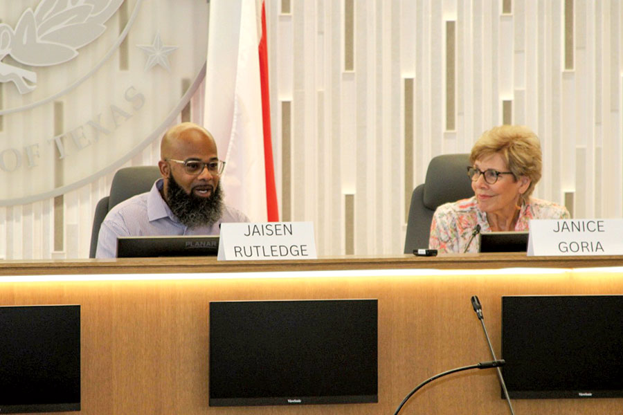 Council runoff candidates meet in forum