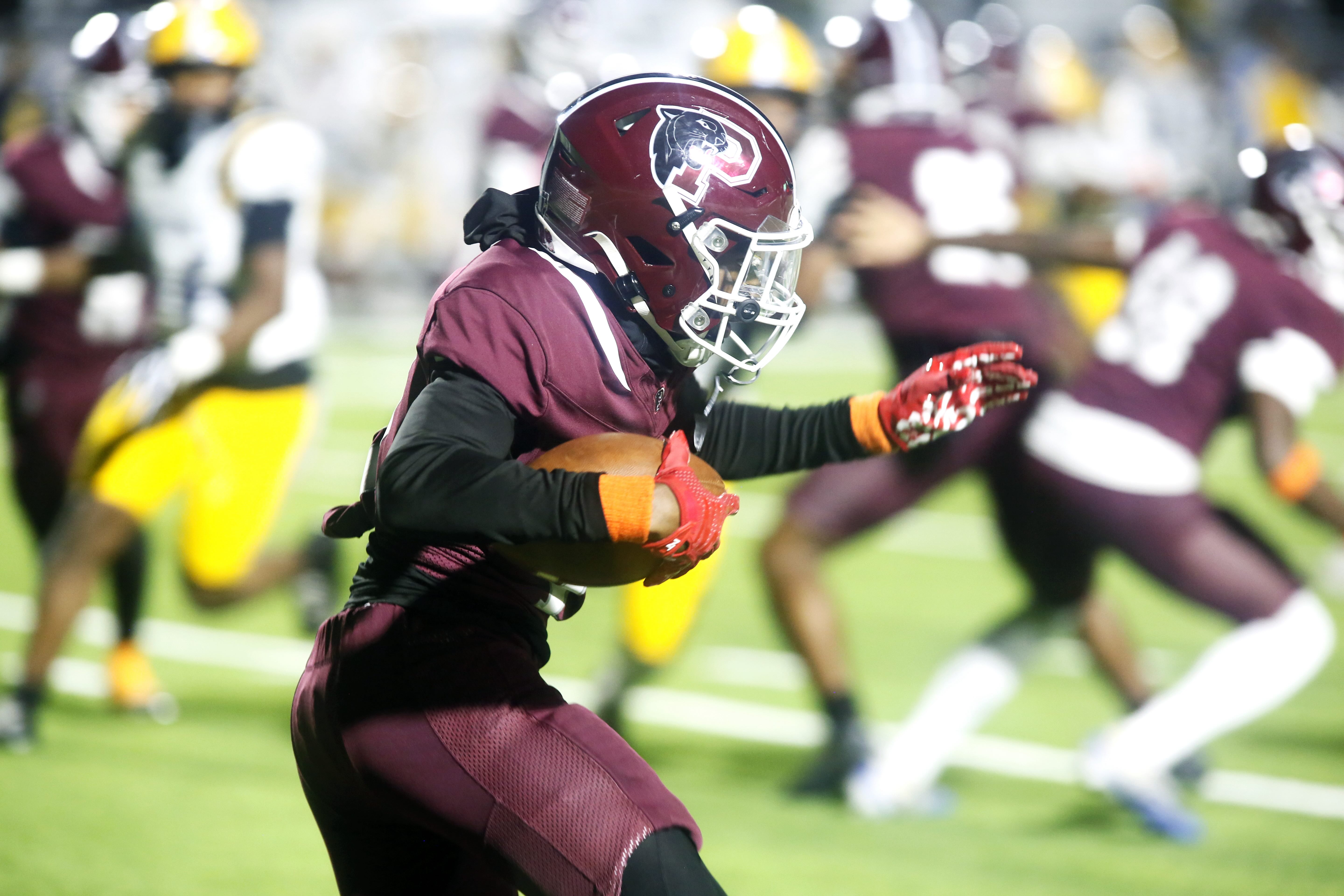 #17 during a kickoff return during 2nd Qtr